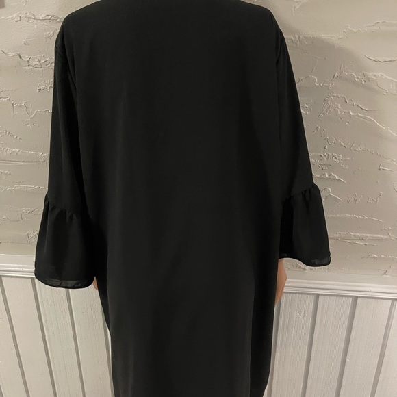 Bell sleeve shift dres - Picture 6 of 7